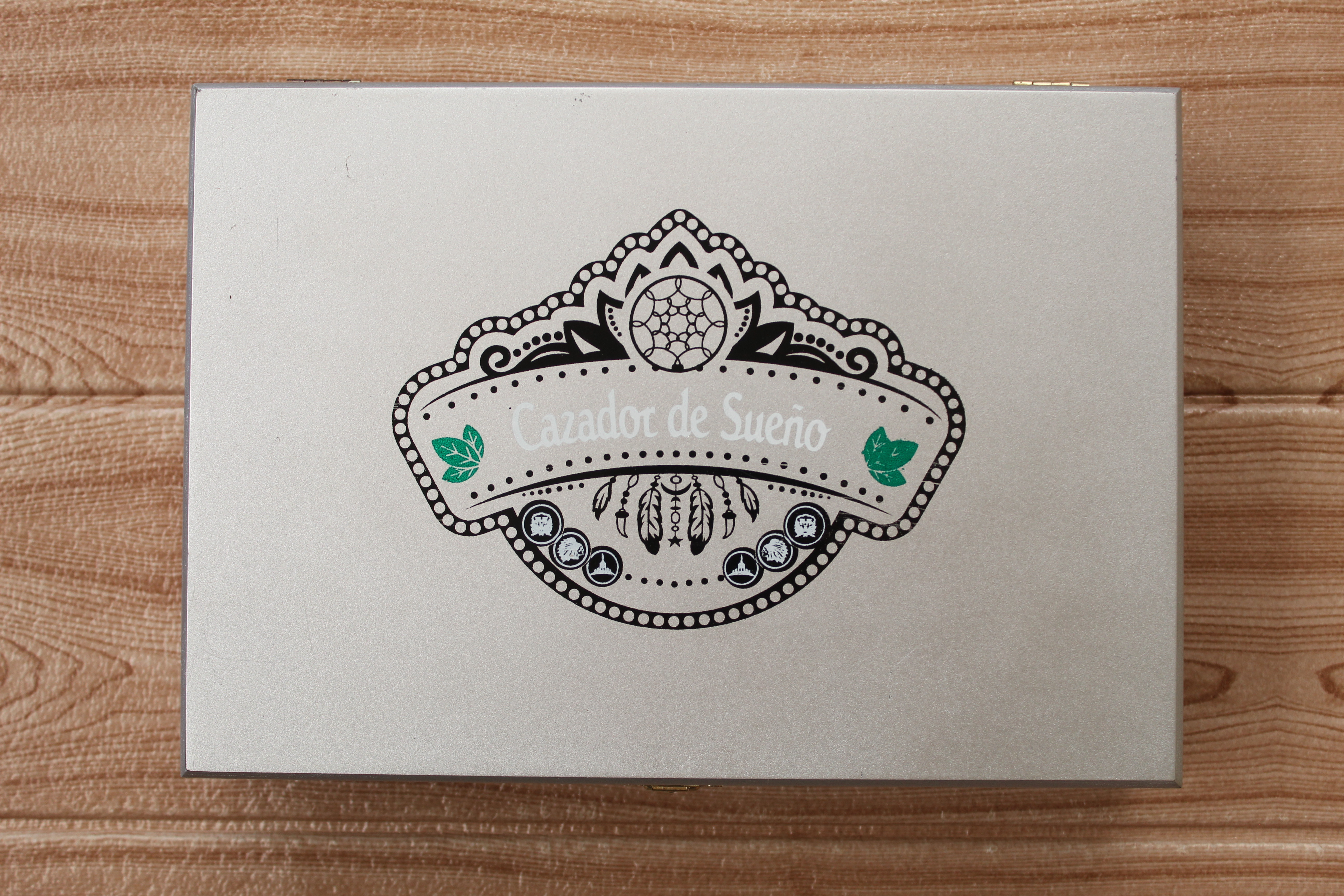 El Exquisito — caja cerrada